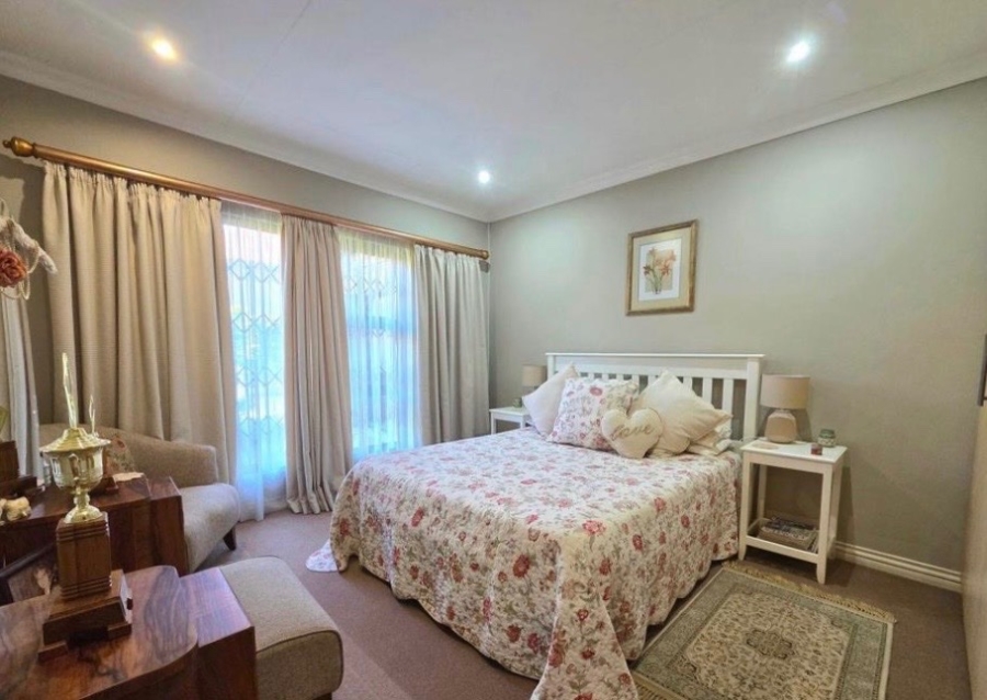 3 Bedroom Property for Sale in Flamwood North West